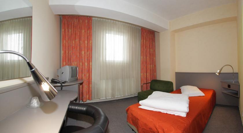 Hotel Seneca Бая-Маре Экстерьер фото