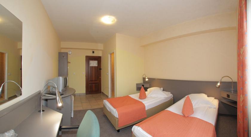 Hotel Seneca Бая-Маре Экстерьер фото