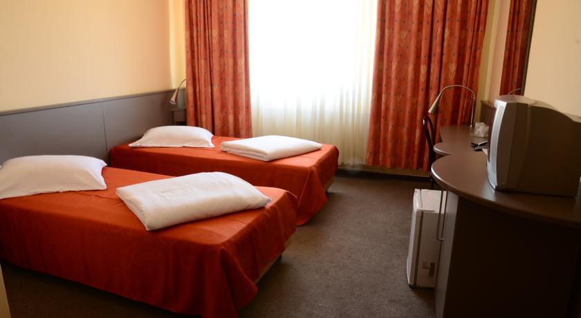 Hotel Seneca Бая-Маре Экстерьер фото