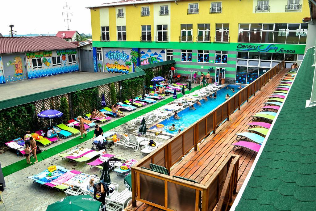 Hotel Seneca Бая-Маре Экстерьер фото